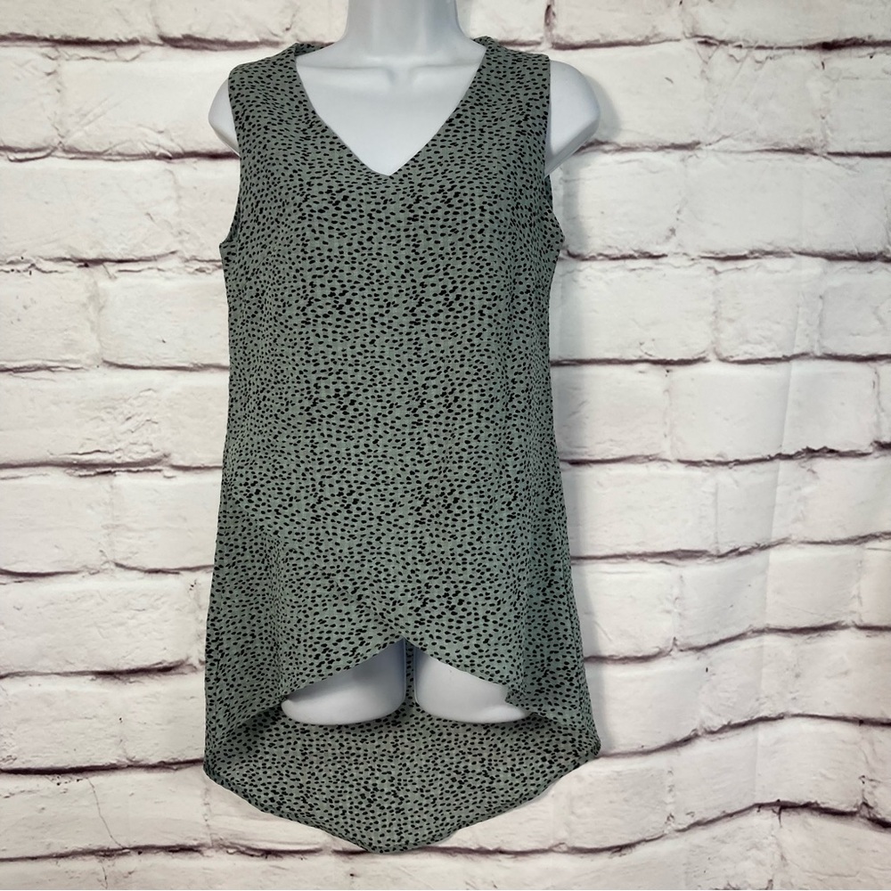 Serafina High Low Animal Print Tunic SZ XS Gray Black Like New Lightweight